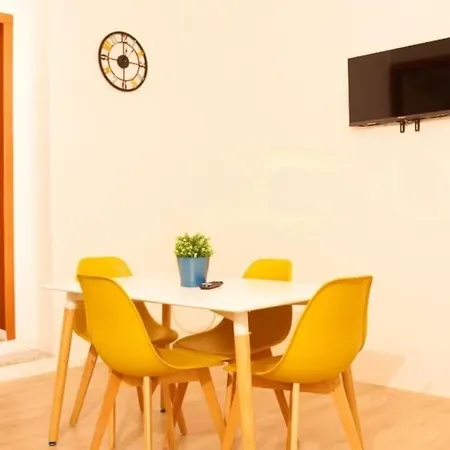 Trastazione & Policlinico 500mt Dal Centro Apartament