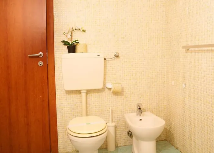 Trastazione & Policlinico 500mt Dal Centro Apartament